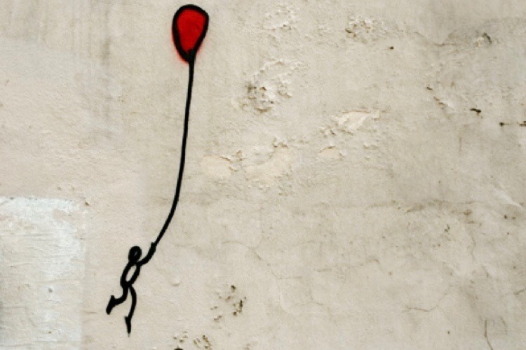 girl-balloon-finding-florence-blog-fua